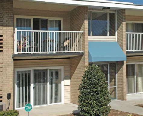 We train the sales staff of the latter and provide sales literature so that they can educate the customers. Residential & Commercial Aluminum Railing - Ultra Aluminum