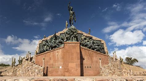 El Monumento A Los Héroes De La Independencia Ya Es Monumento Histórico