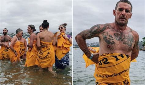Hundreds Take Part In The World S Biggest Nude Swim In Sydney English