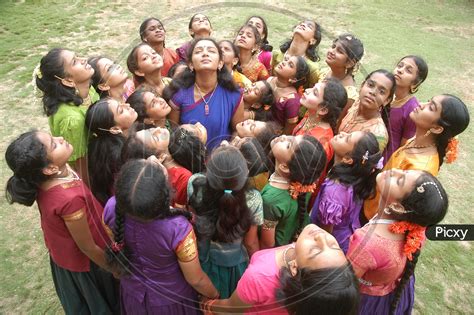 Image Of Indian Girls Group Ka980274 Picxy