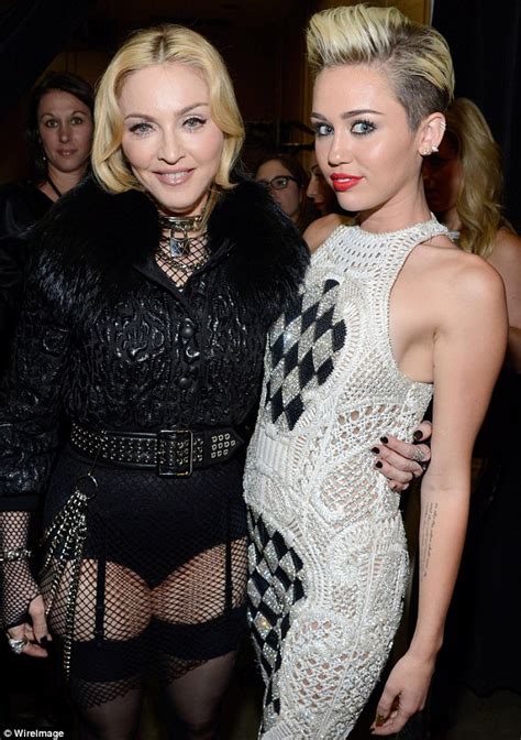 Madonna copies Miley Cyrus' tongue pose as pair duet for ... Remera miley cyrus queen teen pop music mod8.