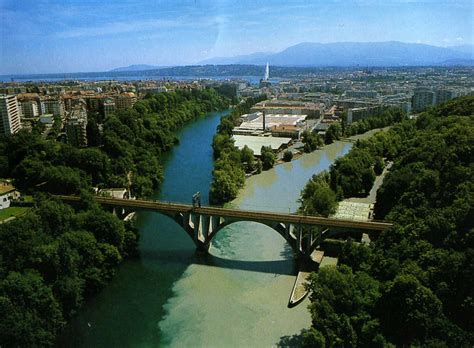 Si ce n'est pas le cas. mother nature: Confluence of Rhone and Arve rivers, Geneva