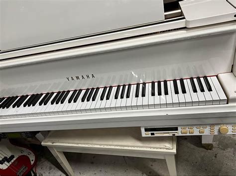 Yamaha Baby Grand Piano White | Reverb