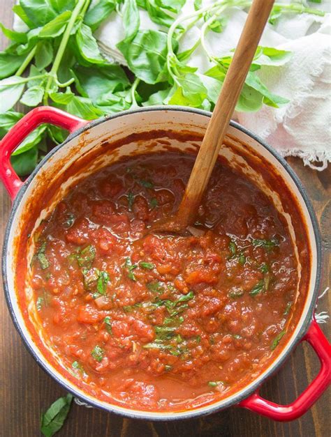 Homemade Italian Style Marinara Sauce Is Super Easy To Make Made With Juicy Tomatoes Red