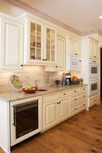 Kitchen cabinets may be wooden or of any other material. 1000+ ideas about Off White Cabinets on Pinterest ...