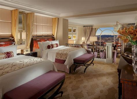 las vegas  bedroom suites  story sky villa   palms  las