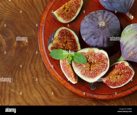 Purple Fig Hi Res Stock Photography And Images Alamy
