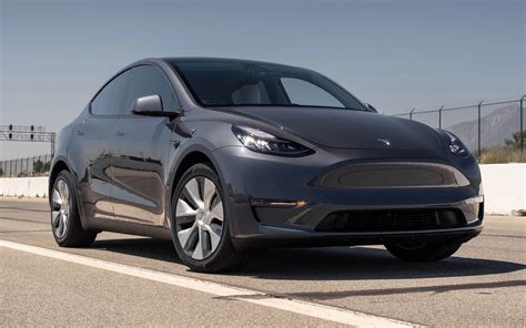 The tesla model y is an electric compact crossover utility vehicle (cuv) by tesla, inc. Comparison - Tesla Model Y Performance 2020 - vs - Bentley ...