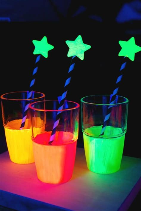 45 Glow In The Dark Party Ideas Neon Night Glow Party Food And Paint Ideas