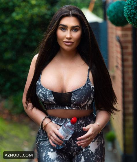 Lauren Goodger Seen Leaving Her House Last Night To Head Out For An