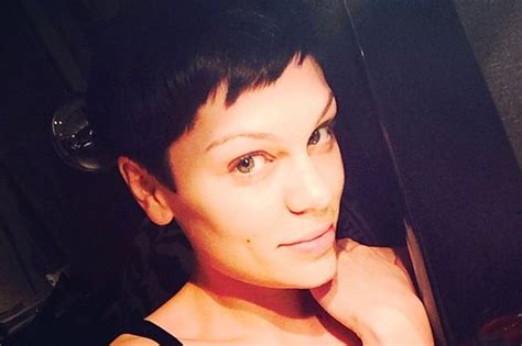 Jessie J Goes Back To Brunette And Shows Off The New Look With Her Fans