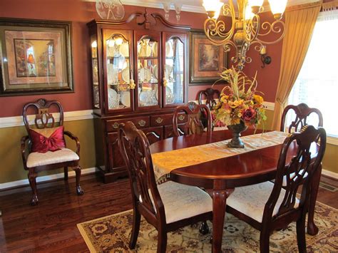 Tuscan style wall textures | tuscan style dining room walls. Traditional Queen Anne furniture with a Tuscan flavor. The ...