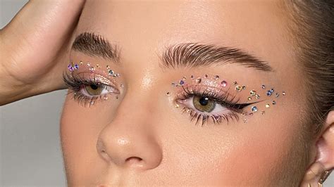 Full Face Makeup With Glitter Eyeshadow
