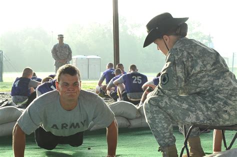 Reserve Drill Sergeants Exemplify The Professional Nco Article The
