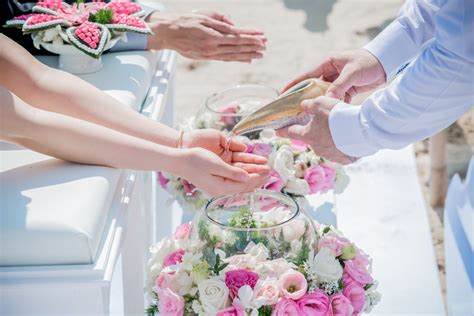 It makes perfect sense that a wedding with a $200,000 budget has a lot more details to coordinate than a wedding that's budgeted for $50,000. Pullman Phuket Panwa Beach Resort - THAI WEDDING PACKAGE