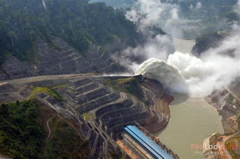 Built in 1985, the dam, with the lovely lake. PENDIDIKAN SEPANJANG HAYAT: Empangan Bakun Empangan ...
