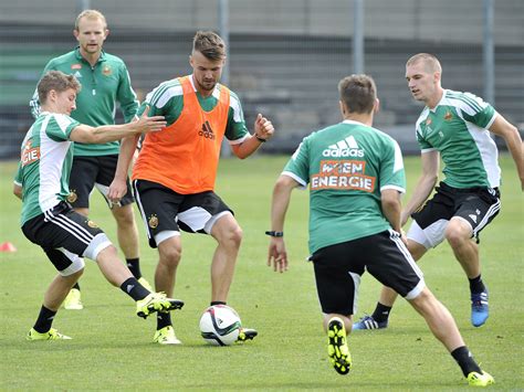 Nach krankheitsbedingten absagen schrumpfte das team auf mindestbesetzung. LIVE-Stream: SC Weiz gegen SK Rapid Wien im ÖFB-Cup ...