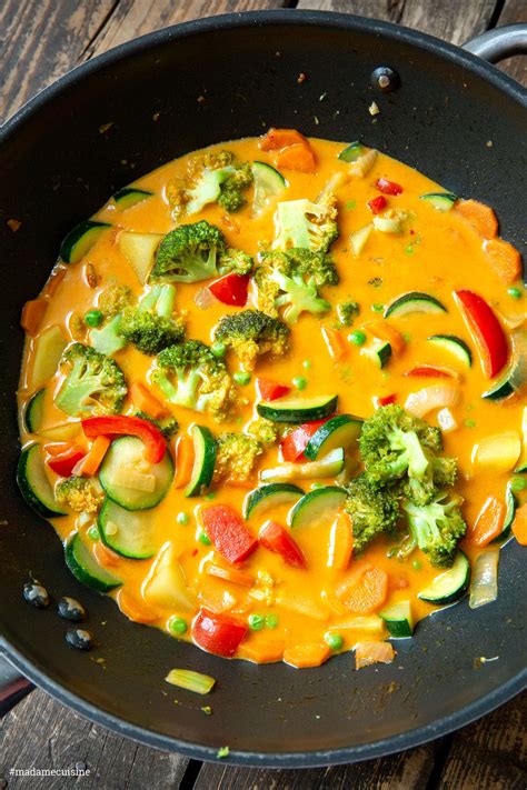 Curry mit Reis und Gemüse
