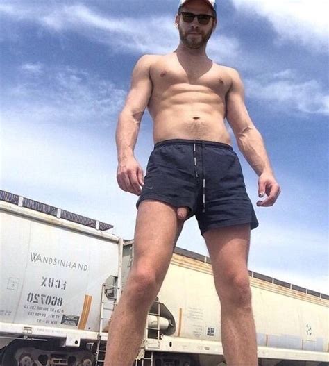 Nudecelebspenis Liam Hemsworth Shows Is Penis Source Gay Male Celebs Com Tumblr Pics