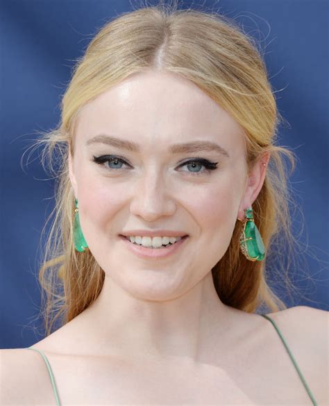 Another person chimed in saying: DAKOTA FANNING at Emmy Awards 2018 in Los Angeles 09/17/2018 - HawtCelebs
