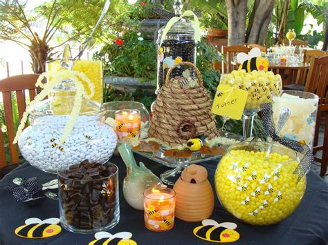 See more ideas about bee baby shower, bee baby shower theme, bumble bee baby shower. 31 Bee Themed Baby Shower Decorations | Table Decorating Ideas