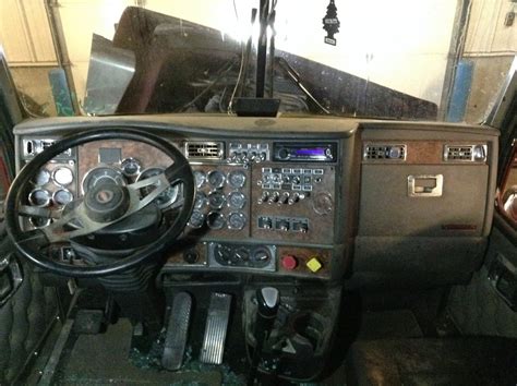 Kenworth W900l Dash Assembly In Kansas City Mo 24735294