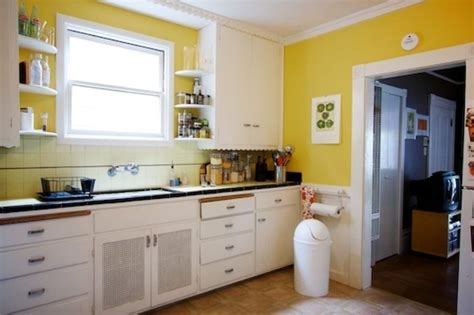 Paint colors for small kitchens. The Best Paint Finish for Kitchen Walls | Kitchn