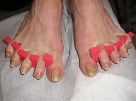 ¿qué tanto está bien y qué tanto es demasiado? La nueva tendencia de las uñas largas en los pies que ha ...