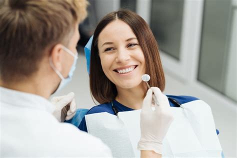 Como Os Dentistas Usam Facetas Dentais