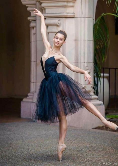 Pin By Katsumi Ishizaki On Ballerina Dance Outfits Dance Poses Dance Photography Poses