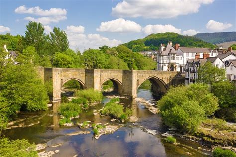 12 Best Small Towns In Wales Planetware