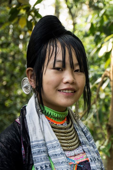 Girl of the BASHA village - Basha style miao | Style, Hmong clothes, Size girls