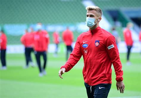 Mittelfeldspieler fc bayern münchen instagram : Transfer Talk. Dorsch nog niet van AA Gent - Ajax haalt ...