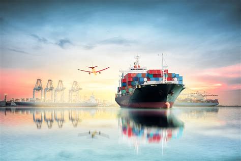 El transporte marítimo no es siempre la opción más adecuada ni el transporte aéreo tiene por ser muy costoso. Transporte Maritimo - Zur-Go Inc.