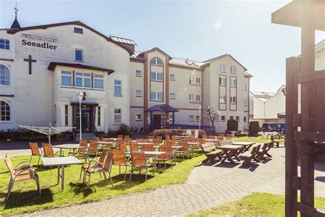 Die rundherum ausgestattete bude ist grell, charmant darüber hinaus in gemütlichen farben gestaltet. haus-seeadler-aussen-24 | Haus Seeadler Sellin