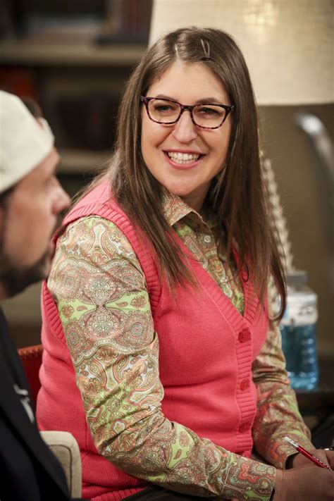 Mayim Bialik Claps Back At Fan S Inappropriate Comment About Her Body