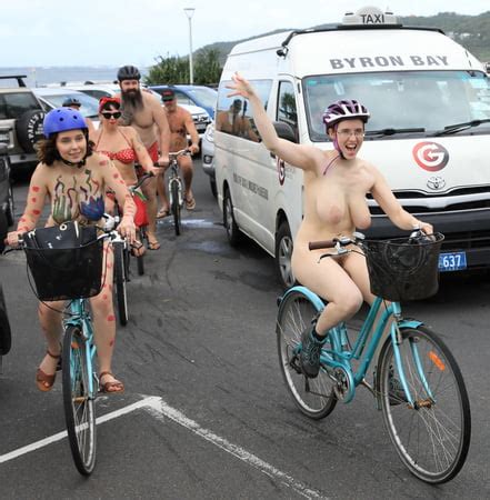 Porn Pics Big Tits Smiling Girl Byron Bay World Naked Bike Ride Wnbr
