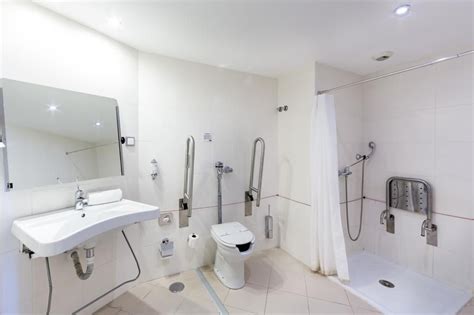 I do understand about the terms and condition but this is my mistake : Holiday Inn Lisbon Airport (Portugal Lisboa) - Booking.com ...