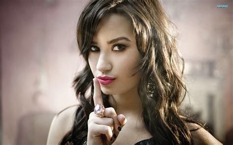 Celebrity Wallpaper Demi Lovato Wallpaper
