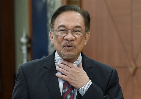 Anwar Ibrahim Kemalangan / 'Pendek Akal dan Penting Diri', Muhyiddin