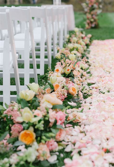 26 Most Insta Worthy Flower Ideas We Ve Ever Seen Wedding Aisle