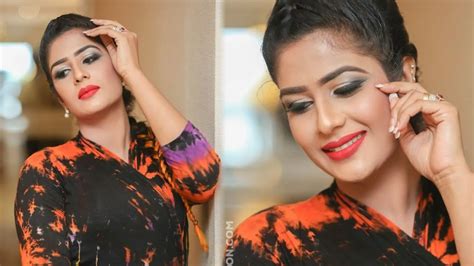 Sizzling Photoshoot Of Maheshi Madushanka Thejith Pasan