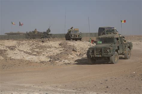 The study area, located in the liptako basement of niger, faces a serious problem of drinking water supply in recent decades. Barkhane : patrouilles conjointes avec les forces armées ...