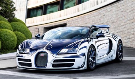 The tyres are quite an impressive feat, too, made specifically for the veyron by michelin to handle the unfathomable forces encountered during a 250mph+ run. Une Bugatti Veyron Grand Sport Vitesse unique se crash ...