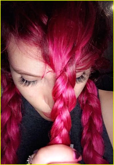 Bella Thorne Dyed Her Hair A Bold New Color Pic Inside Beauty Bella Thorne Just Jared Jr