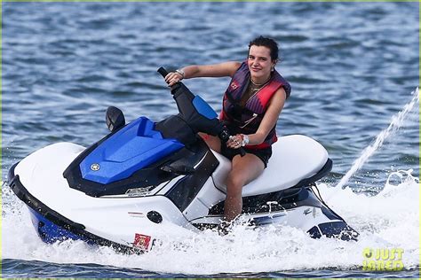 Bella Thorne Goes Jetskiing While On Vacation In Miami Photo 4312687