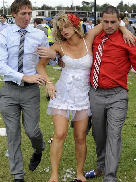 20 Best Ever Drunk Melb Cup Photos The Cairns Post