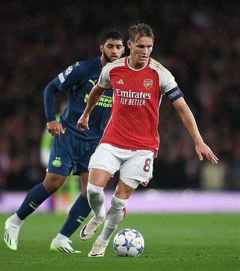 Martin Odegaard Shines Arsenals Victory Over Psv Eindhoven