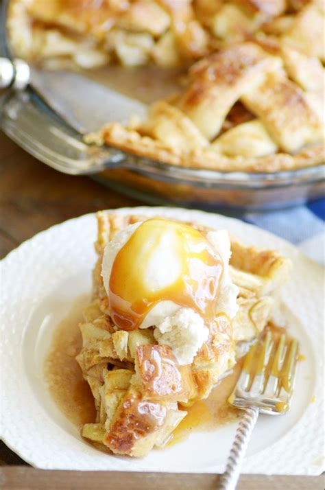Paula Deen S Apple Pie Recipe Something Swanky Dessert Recipes Recipe Paula Deen Apple Pie