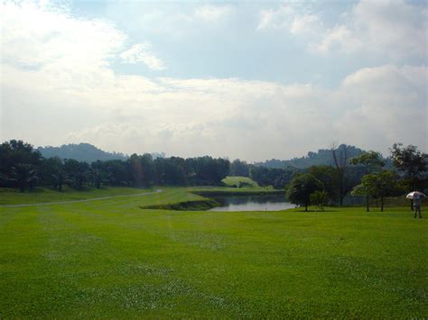 Kelab golf perkhidmatan awam, bukit kiara bölgesinde. Kelab Golf Perkhidmatan Awam, Lake & Hill Course